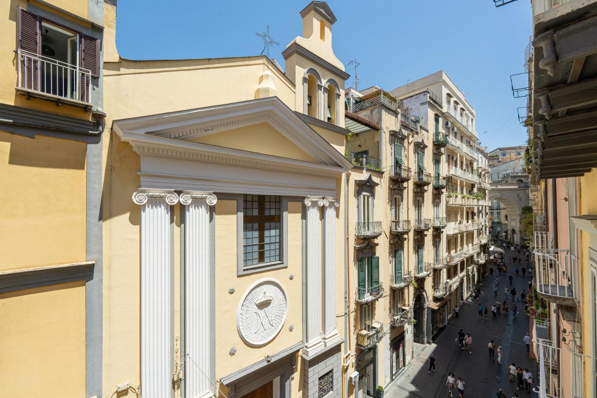 Aristocrat Chiaia Bridge Apartment Neapel